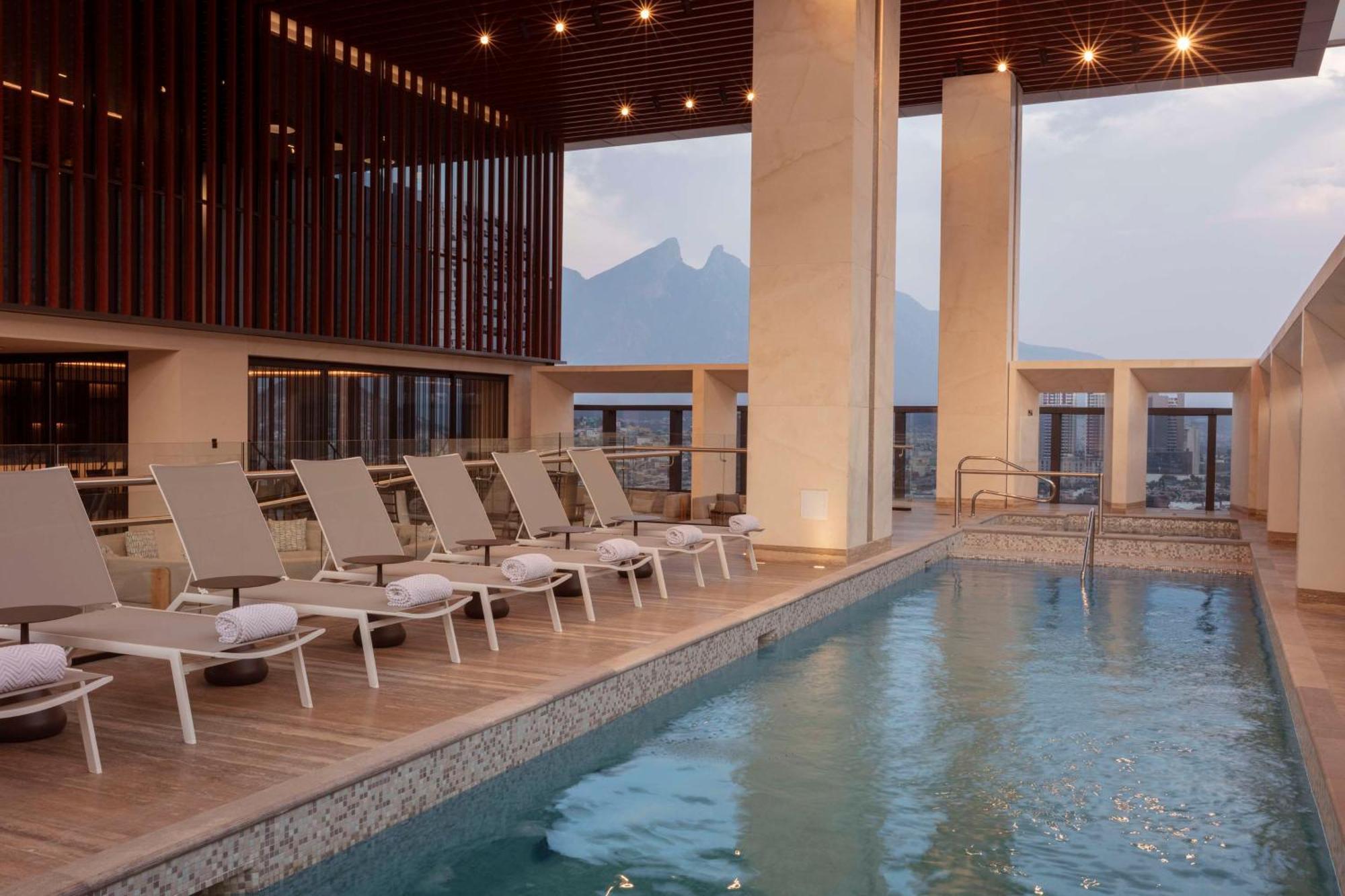 Hilton Monterrey Valle Exterior photo